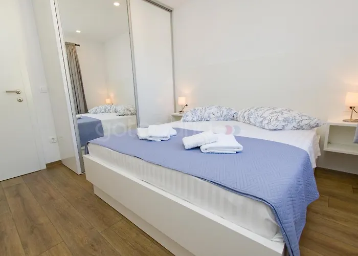 Penthouse With Panoramic View Ally 아파트