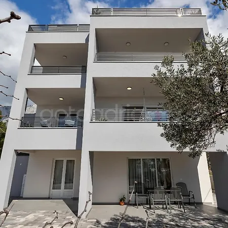 Penthouse With Panoramic View Ally Makarská