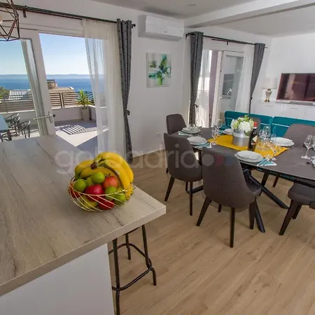Penthouse With Panoramic View Ally * Makarska