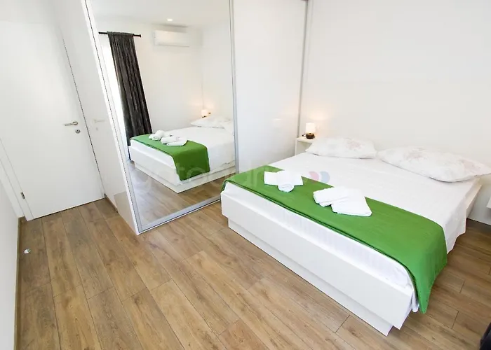 Penthouse With Panoramic View Ally * Makarská