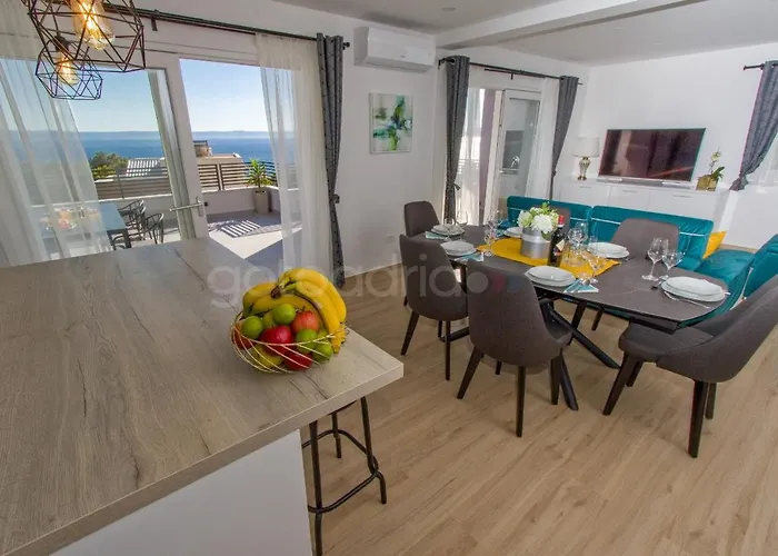 Penthouse With Panoramic View Ally * Makarská