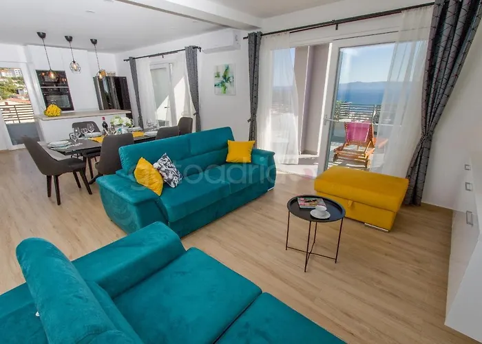Penthouse With Panoramic View Ally Apartmán